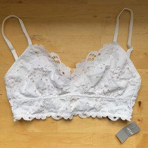 NWT white Aerie lace bralette - size Small
